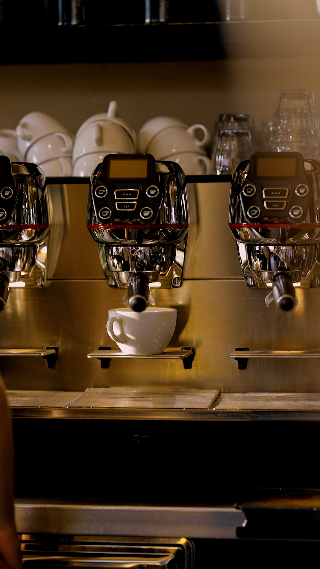 Footgage RAW.00_11_38_02.Still011